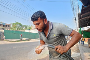 সর্বোচ্চ তাপমাত্রা রেকর্ড চুয়াডাঙ্গায় ,অস্বস্তি জনজীবনে এই রোজায়