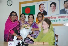 শেখ হাসিনা ভদ্রভাবে কথা বলতে পারেন না : খালেদা জিয়া