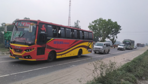 ঈদযাত্রায় ঢাকা-বঙ্গবন্ধু সেতু মহাসড়কের স্বাভাবিক তুলনায় যানবাহনের চাপ বাড়লেও নেই কোনো যানজট