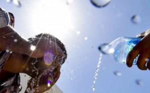 ২৯ বছরের মধ্যে সর্বোচ্চ তাপমাত্রা রেকর্ড; বাতাসের আর্দ্রতা ১২ শতাংশ