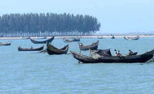 নাফ নদীতে মাছ শিকাররত ১০জন বাংলাদেশি জেলেকে অপহরণ