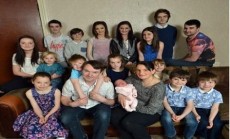 ২৫ বছরে ১৮ সন্তানের জননী!