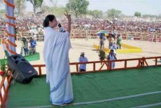 পশ্চিমবঙ্গে ফের ক্ষমতায় আসছেন মমতা ব্যানার্জি