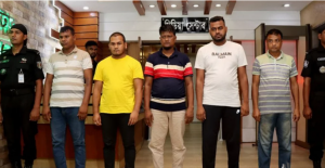 র‍্যাব সেজে হাতে হাতকরা নিয়ে ডাকাতি