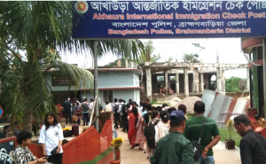 টানা ৭ দিনের ছুটি পেয়ে অনেকেই ছুটছেন পার্শ্ববর্তী দেশ ভারতে