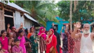 কৃষকের বাড়িতে দফায় দফায় বোমা হামলার অভিযোগ