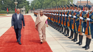 প্রধানমন্ত্রী শেখ হাসিনাকে চীনের গ্রেট হলে গার্ড অব অনার