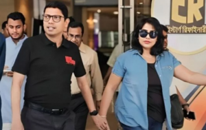 পলক, তার স্ত্রী, পরিবার ও তাদের মালিকানাধীন ব্যবসাপ্রতিষ্ঠানের ব্যাংক হিসাবের লেনদেন স্থগিত