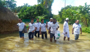 হতদরিদ্রদের নগদ অর্থ প্রদান করা বিজয়নগর উপজেলা নাগরিক ফোরাম