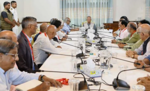 অন্তর্বর্তীকালীন সরকারের ‘অন্তত দুই থেকে তিন বছর’ দায়িত্ব পালনের পক্ষে মত