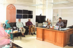 সরকারকে খুশি করার প্রয়োজন নেইঃ তথ্য উপদেষ্টা