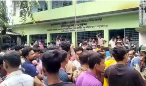 হিন্দু ছাত্রীদের হিজাব পরতে বাধ্য করার অভিযোগ, ২ শিক্ষক বরখাস্ত