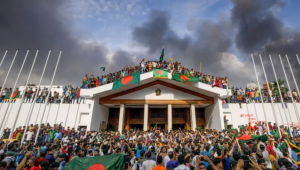 তারা নিজেদেরকে বিতর্কিত করছে, ছোটো করছে- কারা ?