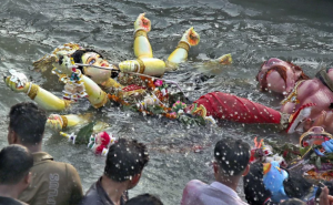 প্রতিমা বিসর্জনের মাধ্যমে আজ সমাপ্ত হচ্ছে শারদীয় দুর্গোৎসব