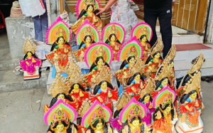 গোপালগঞ্জের কোটালীপাড়ার প্রায় ৩০টি স্থানে লক্ষ্মী প্রতিমার হাট
