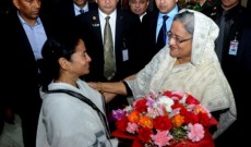 মমতার আমন্ত্রণে হাসিনার না