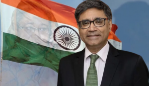 শেখ হাসিনা ‘ব্যক্তিগত যোগাযোগ ডিভাইস’ ব্যবহার করছেন