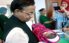 মেয়ের বাবা হলেন রেলমন্ত্রী