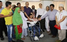 বাড়ি বানাতে বৃক্ষমানবকে অর্থ প্রদান