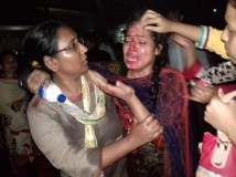 বাংলাদেশে পুলিশের লাথিতে নার্সের গর্ভপাত