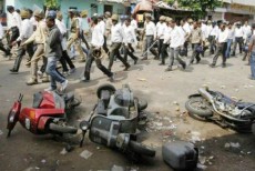ভারতের গুজরাট দাঙ্গায় ২৪ জন দোষী সাব্যস্ত, খালাস ৩৬