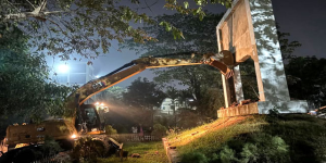 শেখ মুজিবের ম্যুরাল বুলডোজার দিয়ে গুঁড়িয়ে দিলো ছাত্র-জনতা