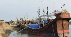 মধ্যরাত থেকে ৫৮ দিন মাছ ধরা নিষিদ্ধ