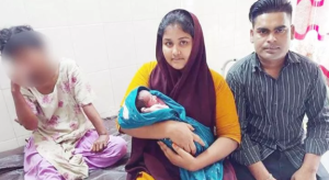 মানবতার নজির: রুমেনা-মনিরের কোলে ‘পাগলির’ সন্তান