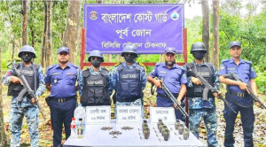 পুকুর থেকে হ্যান্ড গ্রেনেড, তাজা গোলা উদ্ধার
