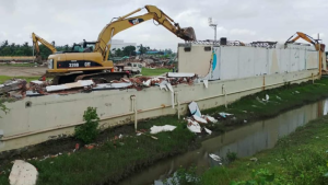 সরকারি জায়গা দখলে ৩৯ প্রভাবশালী, চট্টগ্রামে উচ্ছেদে নেমেছে পাউবো