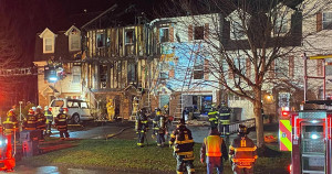 ব্যানিংয়ে ভয়াবহ আগুনে দুইজন আহত, বহু মানুষ গৃহহীন