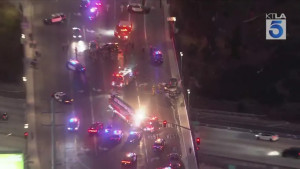 পশ্চিম লস এঞ্জেলেসে ধাওয়া শেষে দুর্ঘটনায় আহত ৫