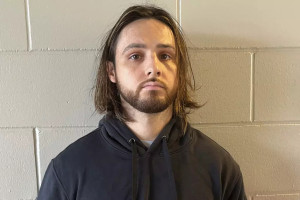 মিশনারি পরিবারের ছেলে অভিযুক্ত, লস এঞ্জেলেসে ভয়াবহ পাহাড়ি আগুন লাগানোর অভিযোগ