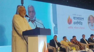 জ্বালানি উপদেষ্টা বলেন, এলপিজি সিলিন্ডারের মূল্য রাখতে হবে ১ হাজার টাকার মধ্যে