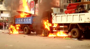 ব্যবসায়ীদের ক্ষোভে ভোলায় পুড়ল পৌরসভার তিনটি গাড়ি
