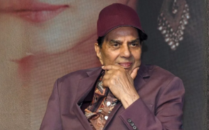 হাসপাতালে ভর্তি বলিউডের বর্ষীয়ান তারকা ধর্মেন্দ্র