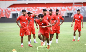 ফুটবলাররা জানেন না কোচ নেই