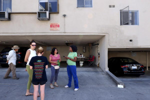 কোরিয়াটাউনে ভাড়াটিয়াদের গাড়ি টেনে নিয়ে পার্কিং স্থানে ঘর বানাতে চায় মালিক