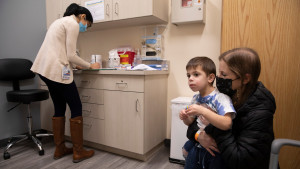 শিশুদের টিকাদান নীতিতে বড় পরিবর্তন: কোভিড ও হেপাটাইটিসসহ একাধিক টিকা আর বাধ্যতামূলক নয় যুক্তরাষ্ট্রে