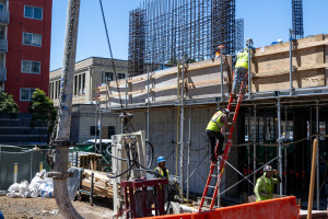 ক্যালিফোর্নিয়ায় নতুন আবাসন আইন কার্যকর: ঘর নির্মাণে গতি বাড়লেও ভাড়াটিয়াদের স্বস্তি কি আসছে?