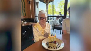 ইউপিএস চালকের সাহসিকতায় ১০১ বছর বয়সী বৃদ্ধাকে উদ্ধার