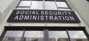 ফোন ধরতে বাধ্য করা হচ্ছে সুবিধা প্রক্রিয়াকরণে নিয়োজিত কর্মীদের, বাড়ছে সোশ্যাল সিকিউরিটির জট