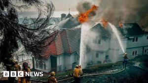 ক্যালিফোর্নিয়ায় দ্রুত ছড়িয়ে পড়া দাবানলে পুড়ছে বাড়িঘর, বাসিন্দাদের নিরাপদ স্থানে সরে যাওয়ার নির্দেশ