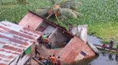 ভবন হেলে কাপ্তাই হ্রদে, নিহত ৪