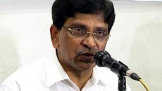 শাহবাগে সাম্প্রদায়িক হামলাবিরোধী বিক্ষোভের মুখে হানিফ