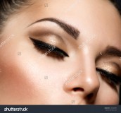 চমৎকার ৪ টি ঘরোয়া উপাদান কমাবে চোখের বয়স