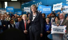 ব্রিটেনে নির্বাচনের শেষদিনের প্রচারণা চলছে