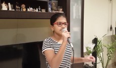 ৮০ ভাষায় গান গাইতে পারে এই কিশোরী!