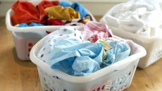 কোন কাপড় ধোয়ার পর কতদিন পরা উচিত