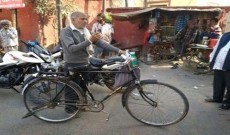 ছেলের খোঁজে সাইকেল নিয়ে ১৫০০ মাইল